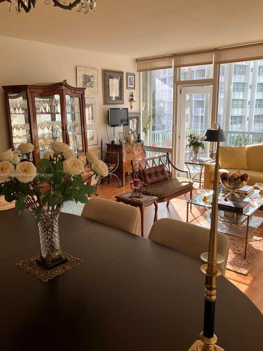 Small Image of 1408 BRICKELL BAY DR #303, Miami Number 10