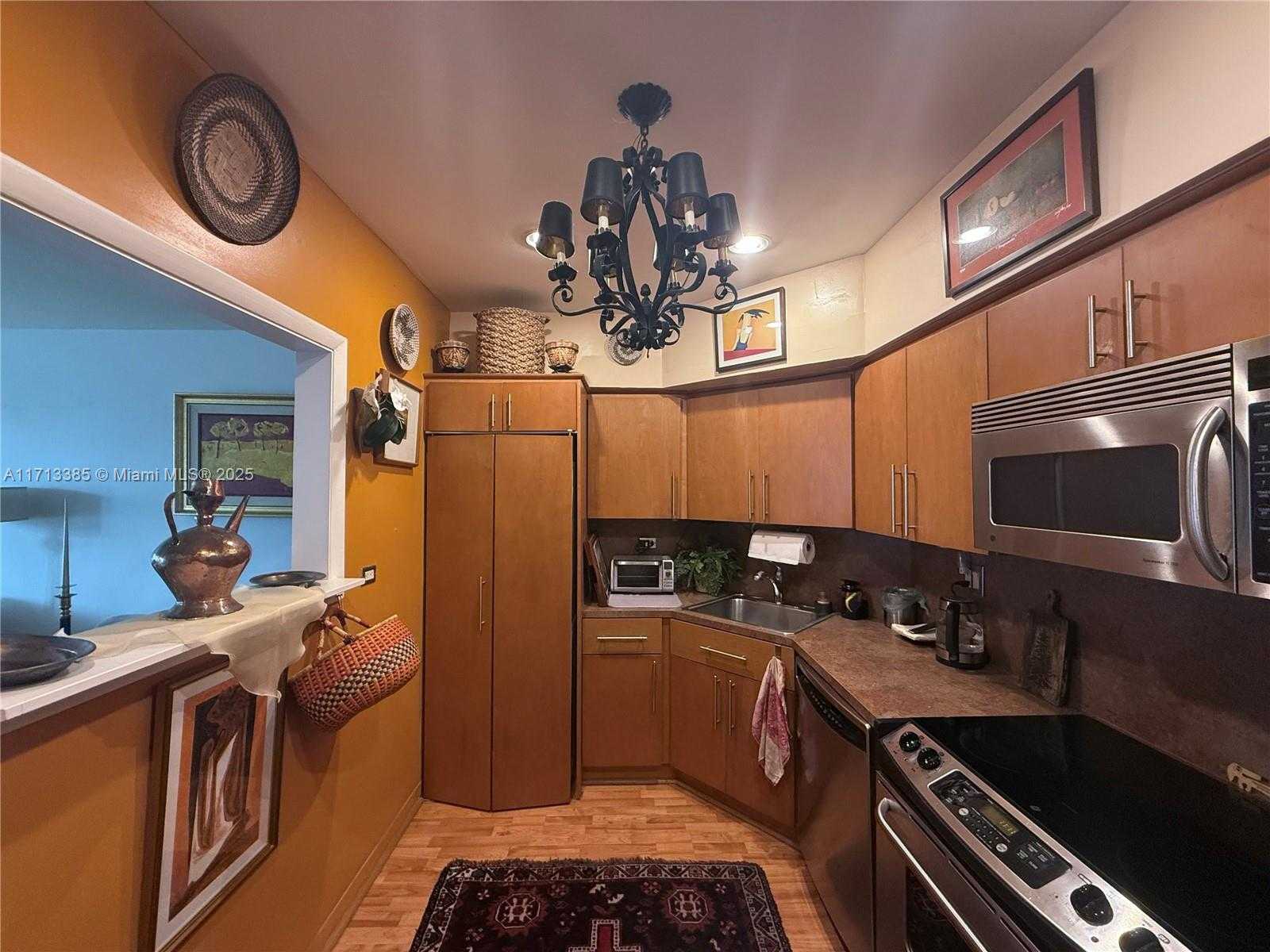 Small Image of 1408 BRICKELL BAY DR #303, Miami Number 15