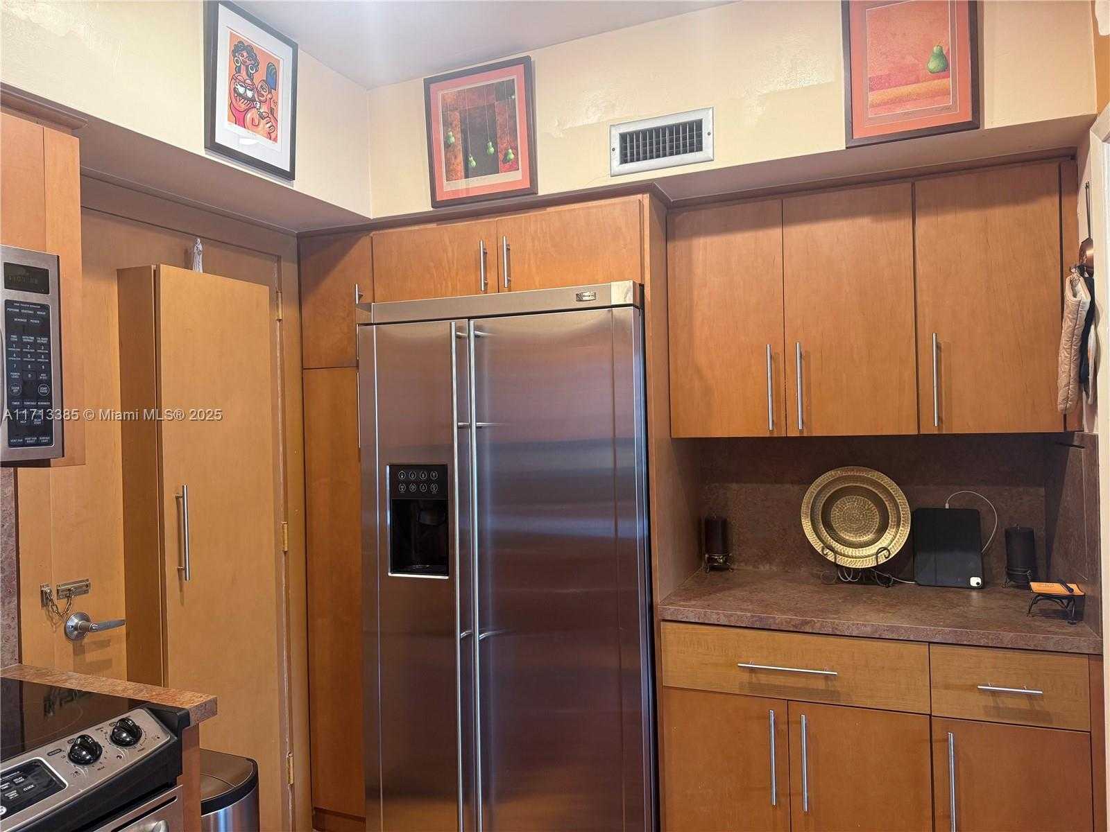 Small Image of 1408 BRICKELL BAY DR #303, Miami Number 17