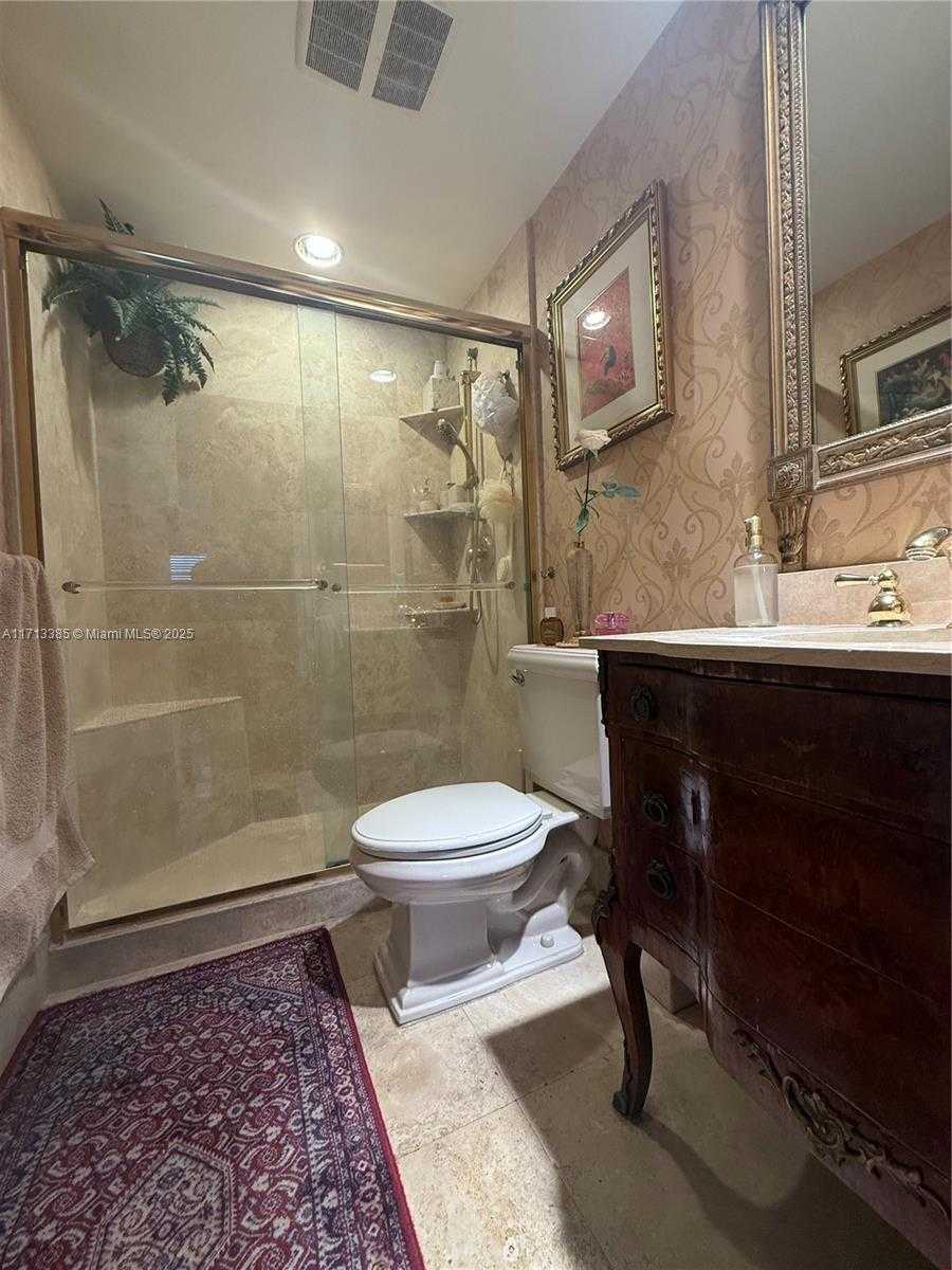 Small Image of 1408 BRICKELL BAY DR #303, Miami Number 19