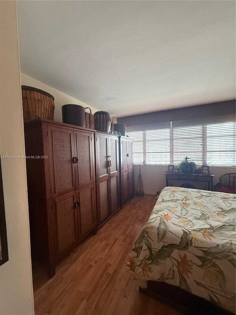 Small Image of 1408 BRICKELL BAY DR #303, Miami Number 21