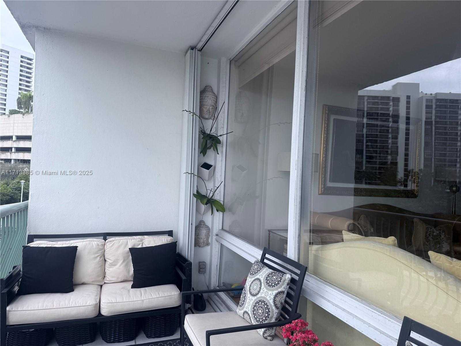Small Image of 1408 BRICKELL BAY DR #303, Miami Number 29
