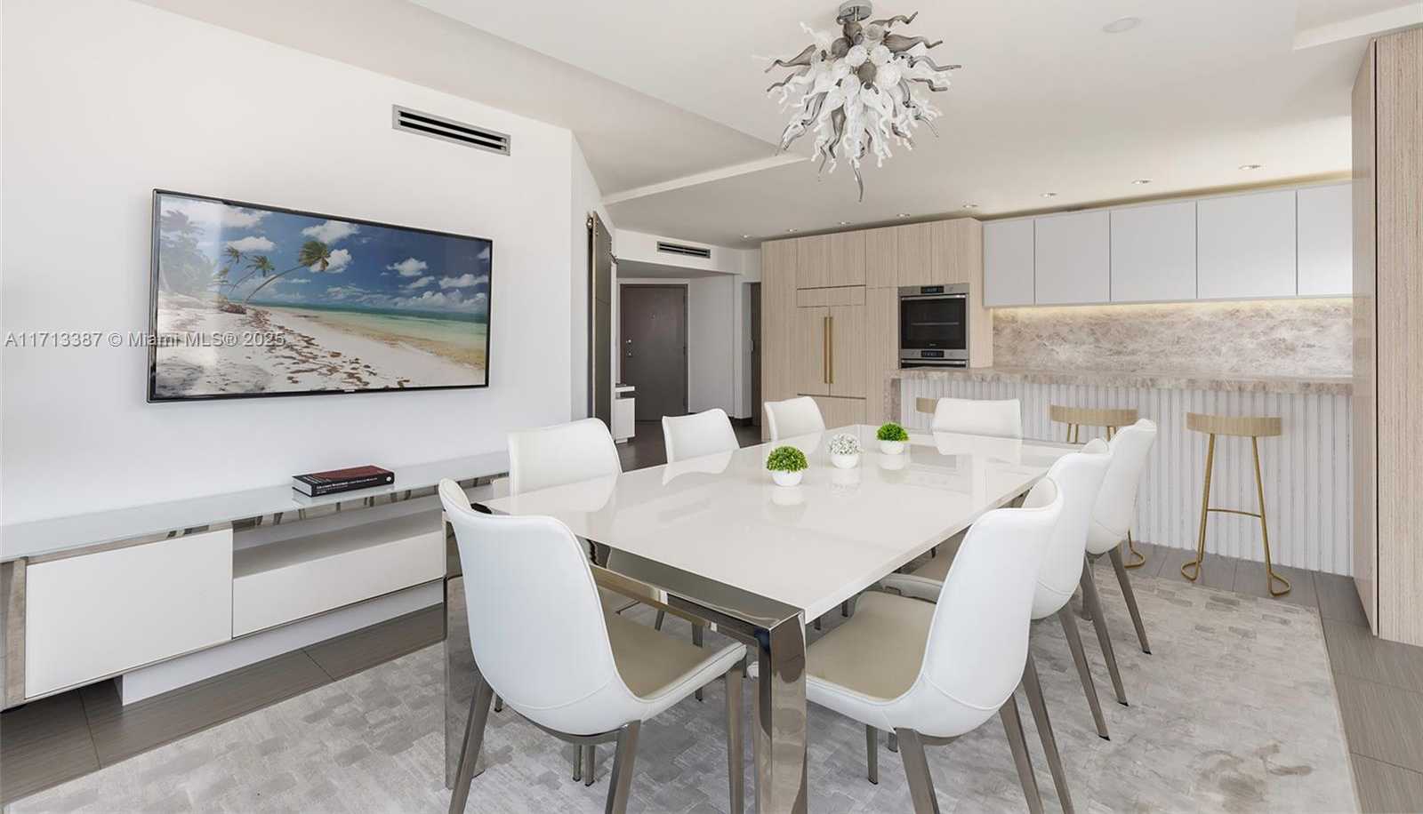 Small Image of 1330 WEST AVE #1813, Miami Beach Number 4