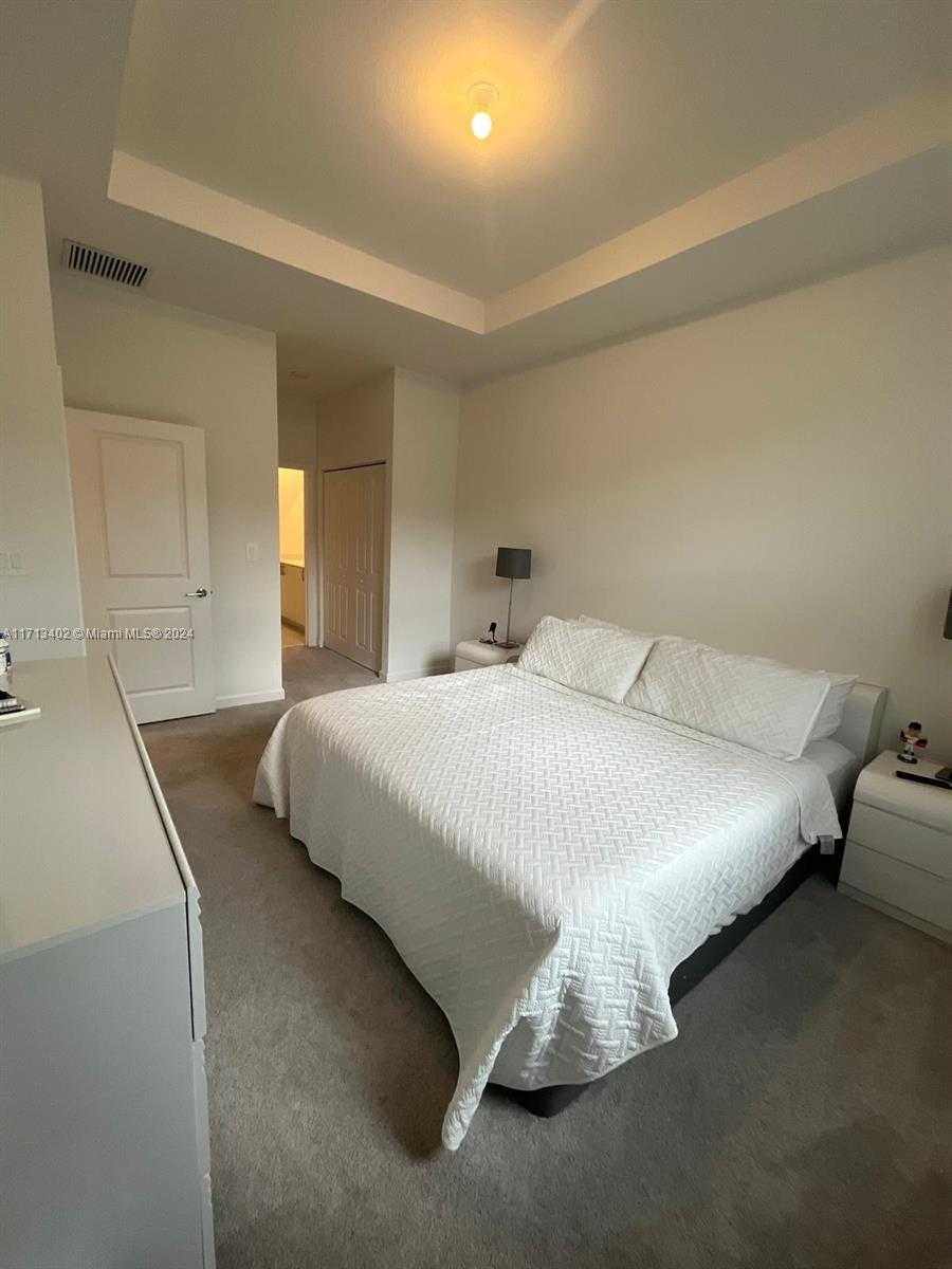 Small Image of 24687 SOUTH WEST 119TH PL, Homestead Number 15