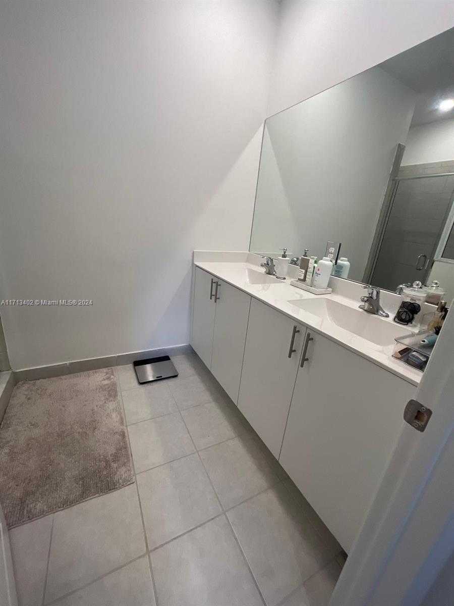 Small Image of 24687 SOUTH WEST 119TH PL, Homestead Number 17