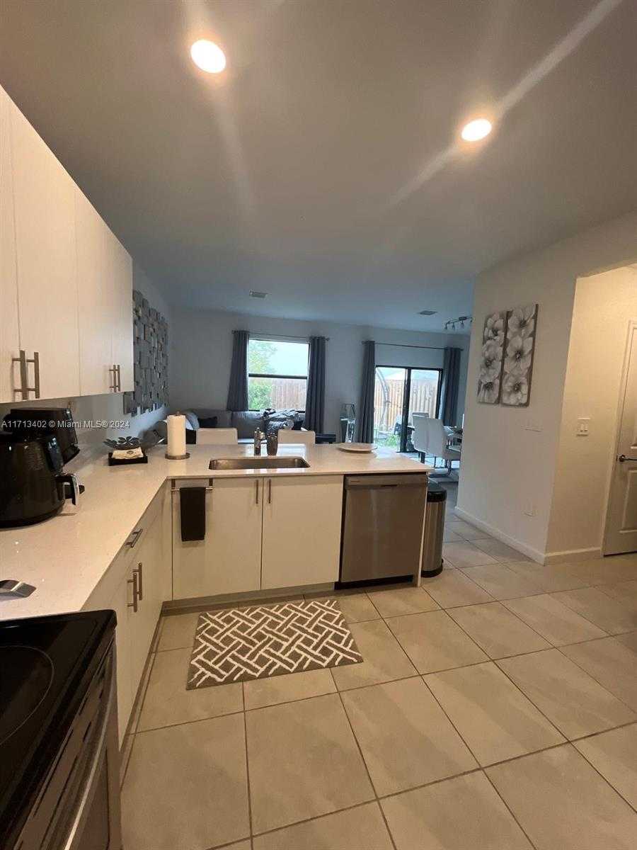 Small Image of 24687 SOUTH WEST 119TH PL, Homestead Number 5
