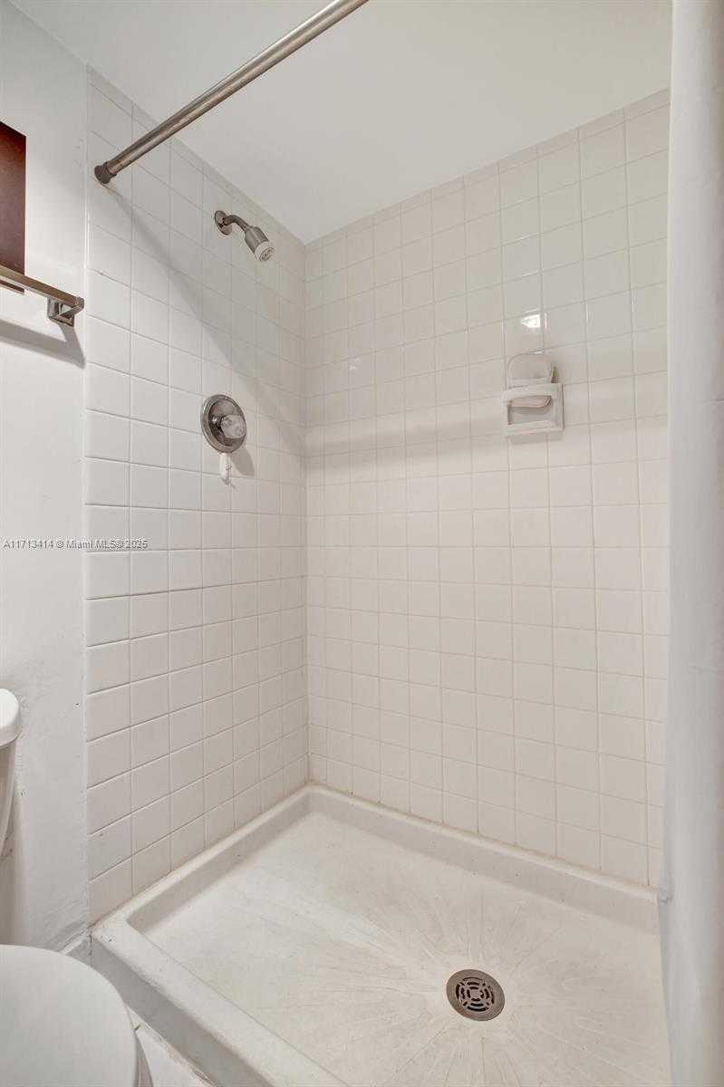 Small Image of 301 174 #2208, Sunny Isles Beach Number 20