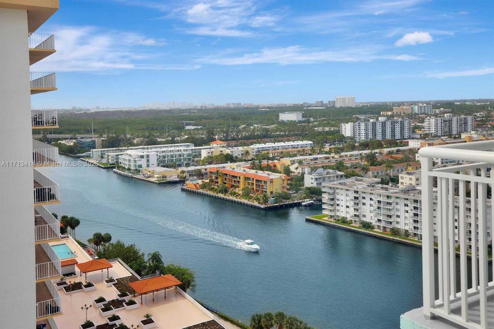 Small Image of 301 174 #2208, Sunny Isles Beach Number 31