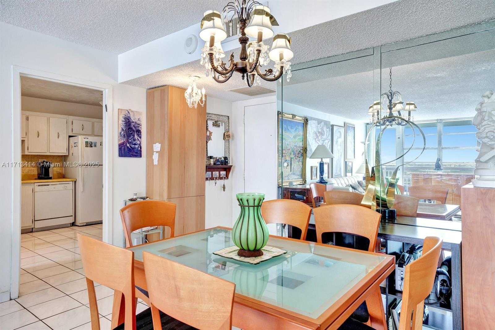 Small Image of 301 174 #2208, Sunny Isles Beach Number 7