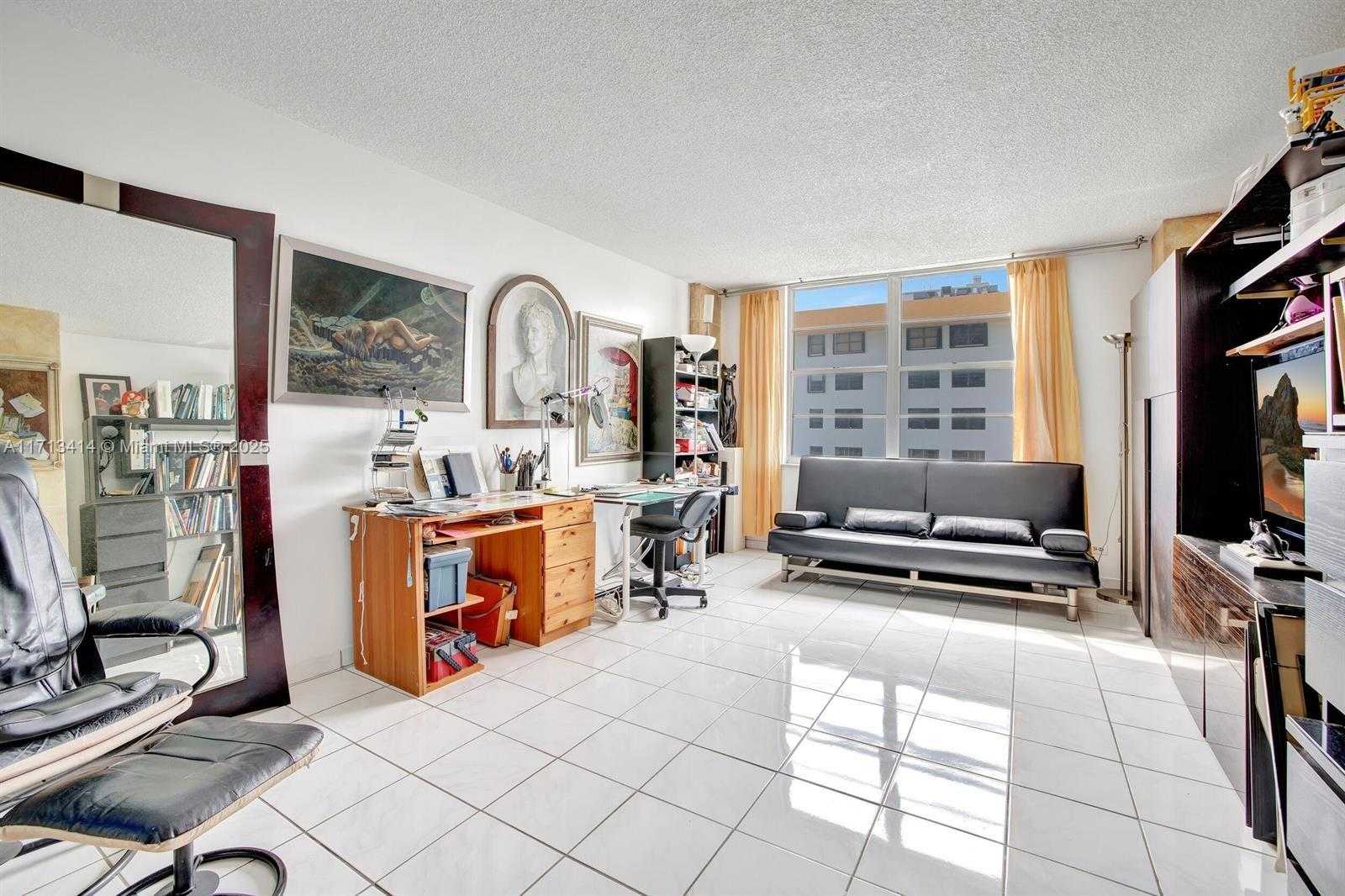 Small Image of 301 174 #2208, Sunny Isles Beach Number 8