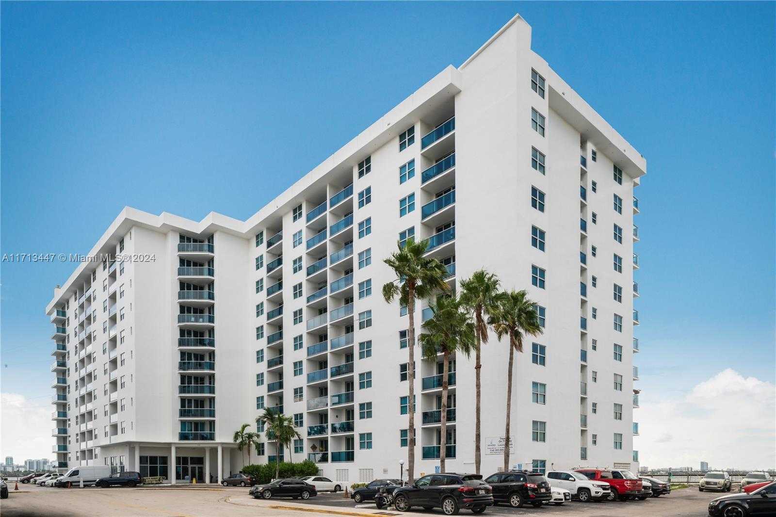 Small Image of 7501 EAST TREASURE DR #1K, North Bay Village Number 21