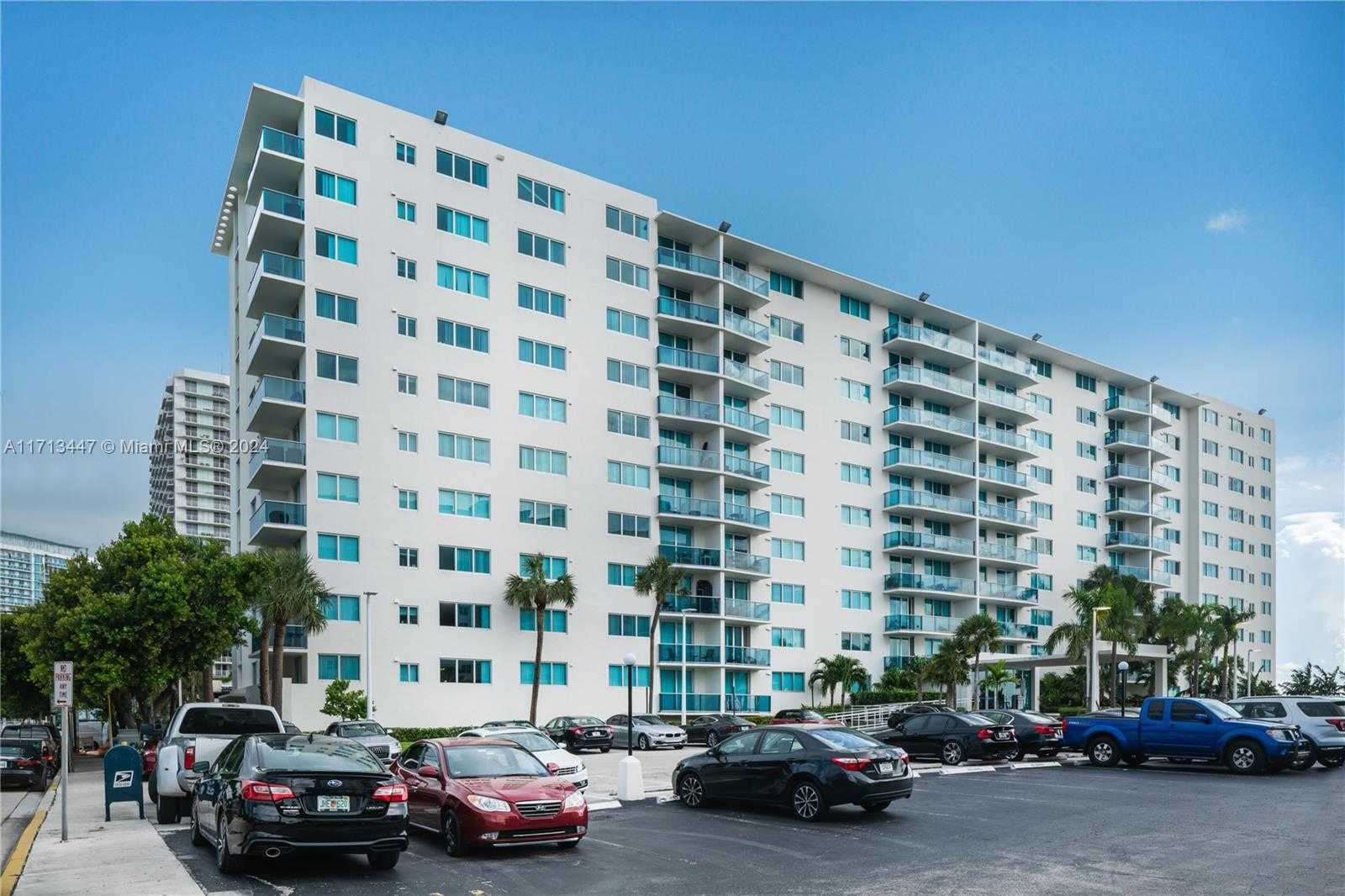 Small Image of 7501 EAST TREASURE DR #1K, North Bay Village Number 23