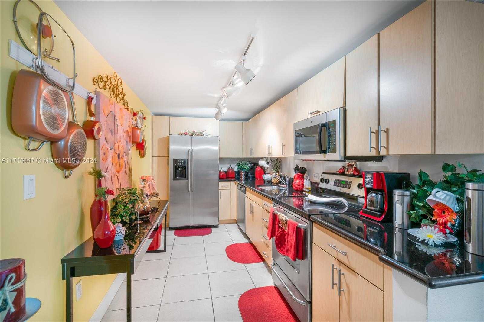 Small Image of 7501 EAST TREASURE DR #1K, North Bay Village Number 8