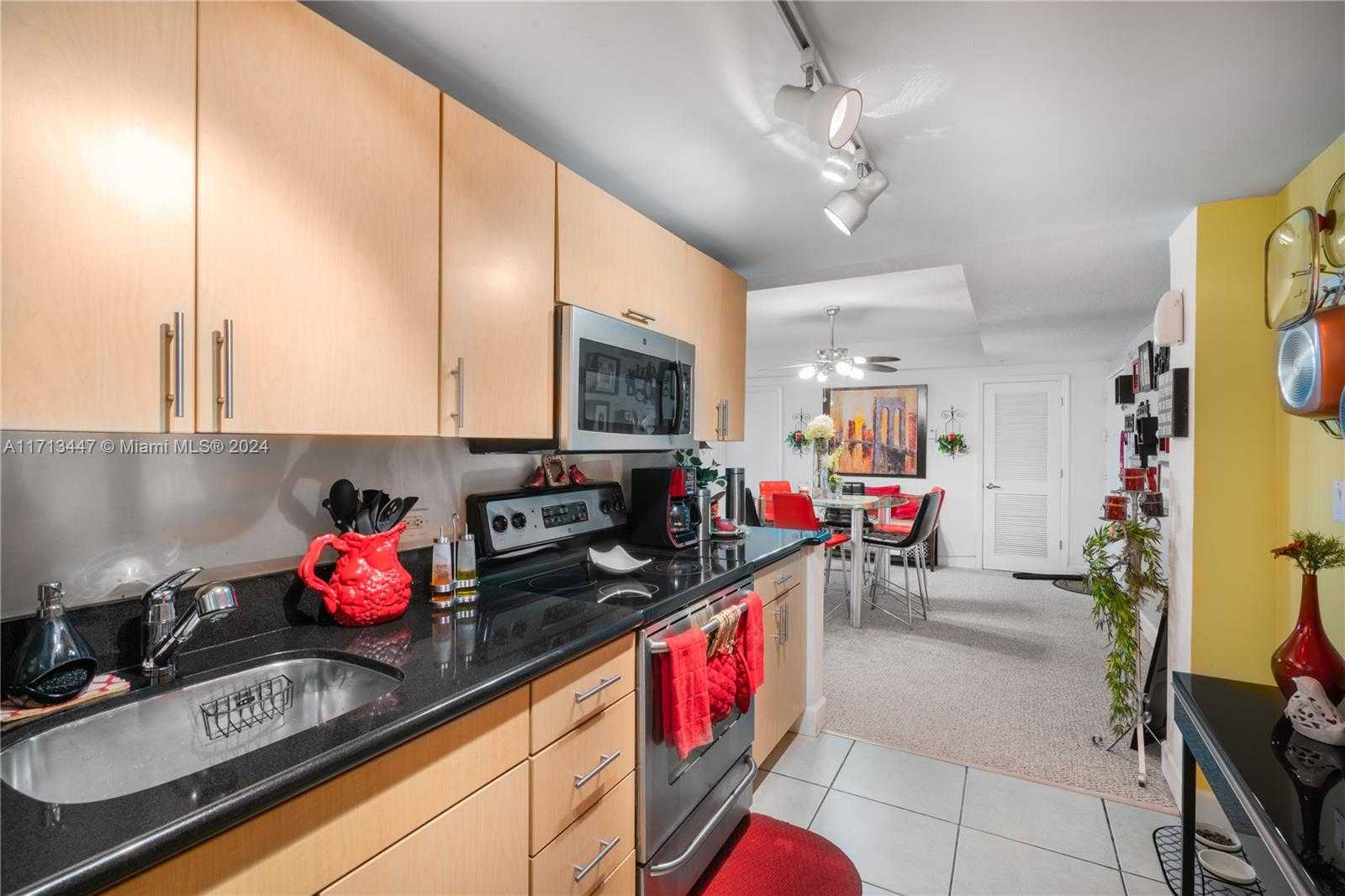 Small Image of 7501 EAST TREASURE DR #1K, North Bay Village Number 9