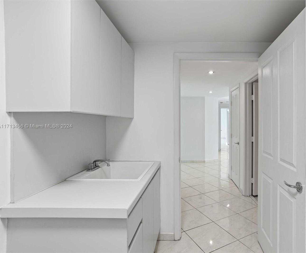 Small Image of 2127 BRICKELL AVE #2804, Miami Number 34