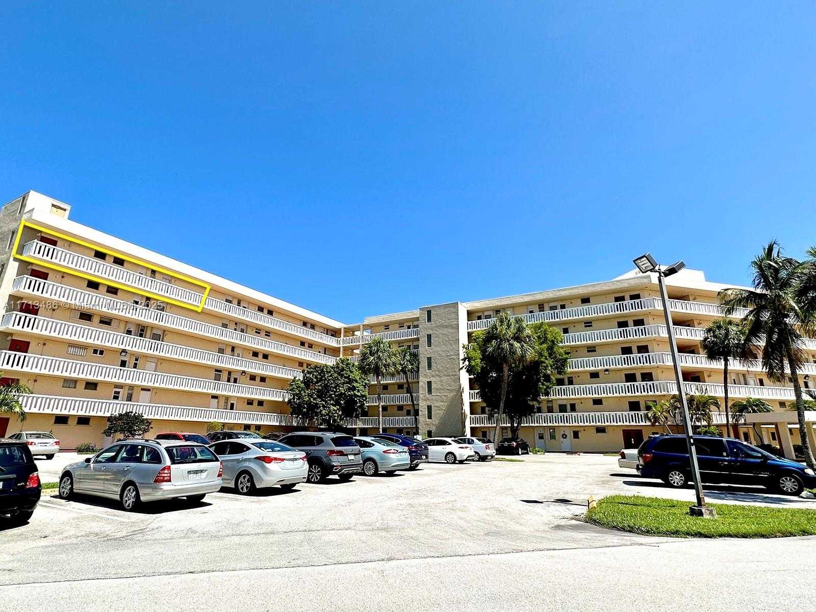 Small Image of 2930 POINT EAST DR #E601, Aventura Number 3
