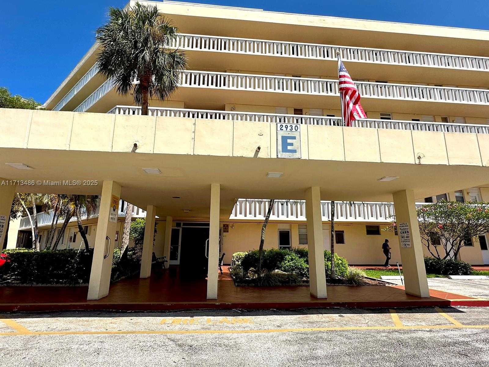 Small Image of 2930 POINT EAST DR #E601, Aventura Number 4