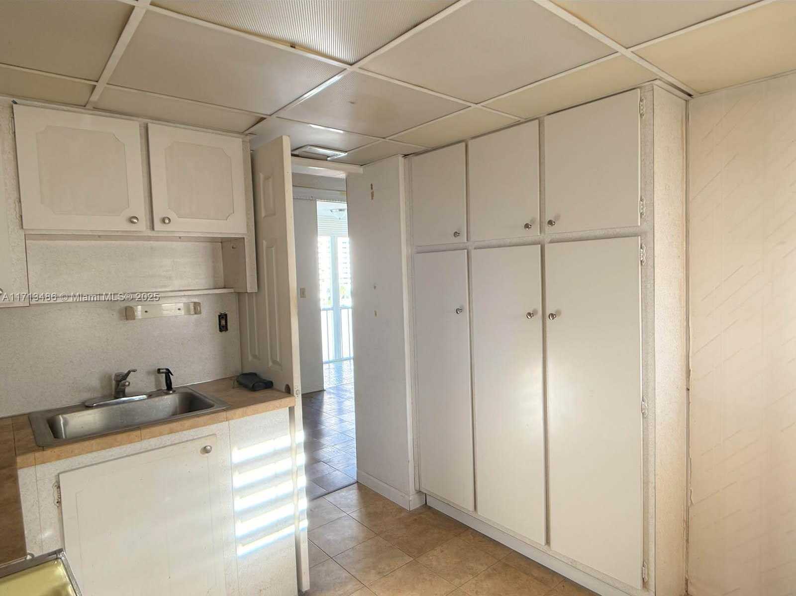 Small Image of 2930 POINT EAST DR #E601, Aventura Number 7