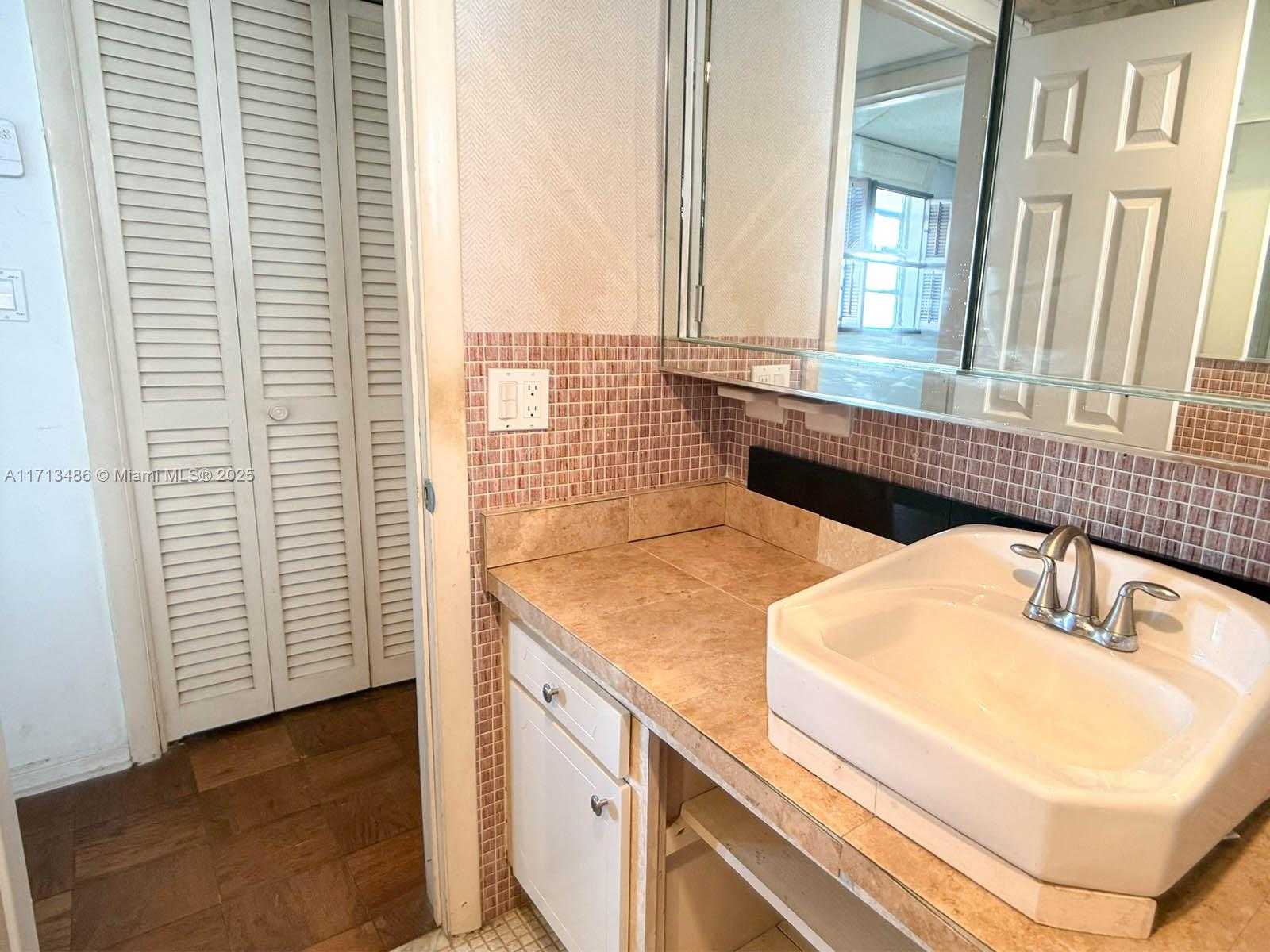 Small Image of 2930 POINT EAST DR #E601, Aventura Number 9