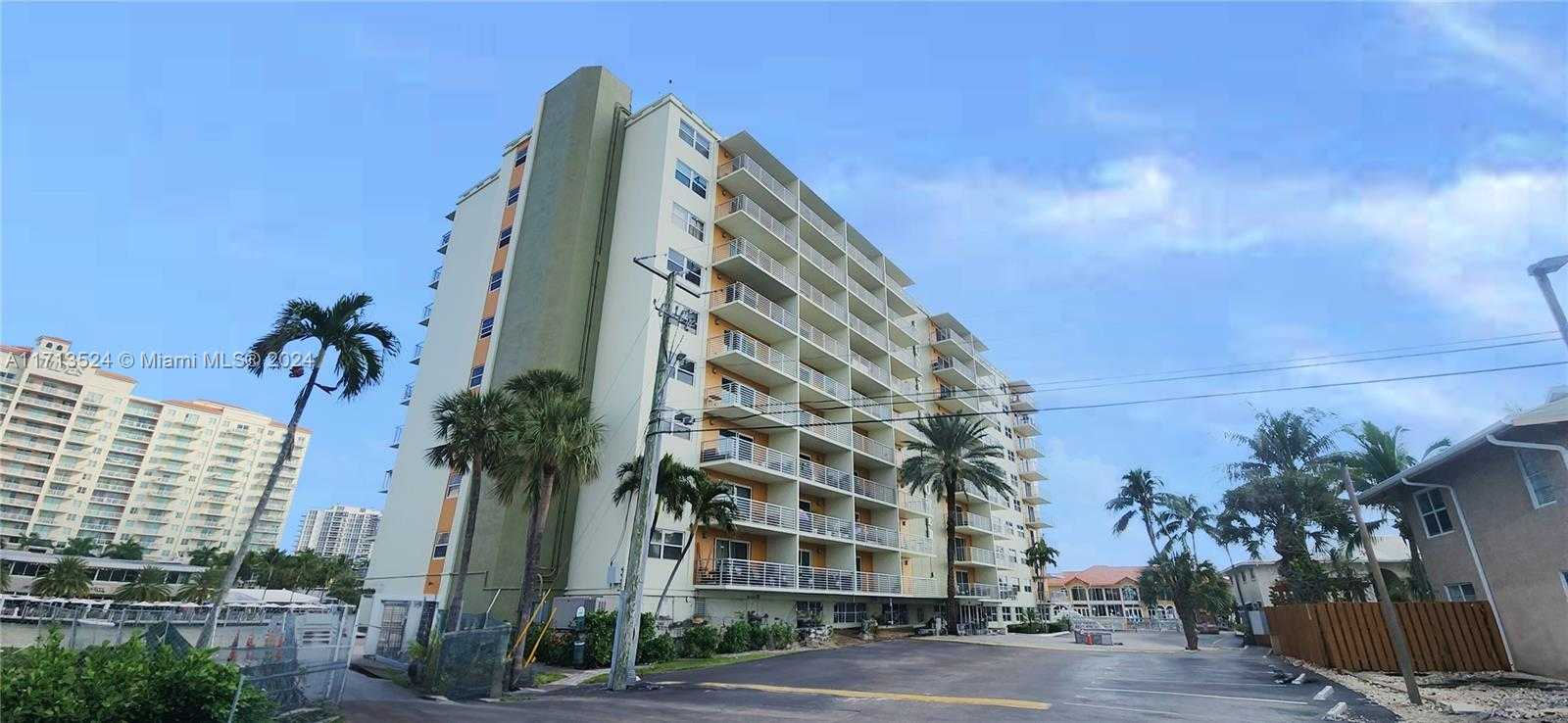 Small Image of 2900 NORTH EAST 30TH ST #G5, Fort Lauderdale Number 3
