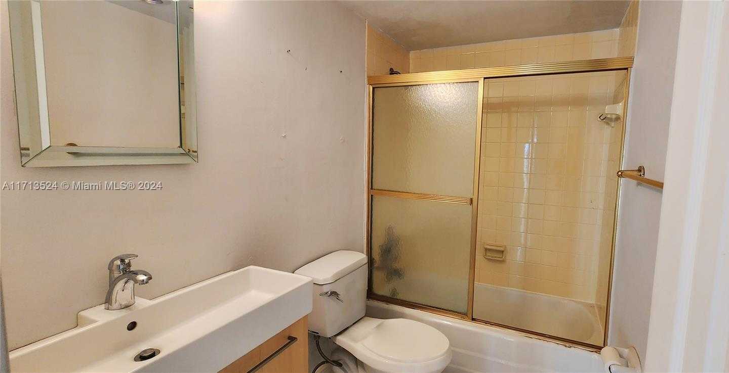 Small Image of 2900 NORTH EAST 30TH ST #G5, Fort Lauderdale Number 9