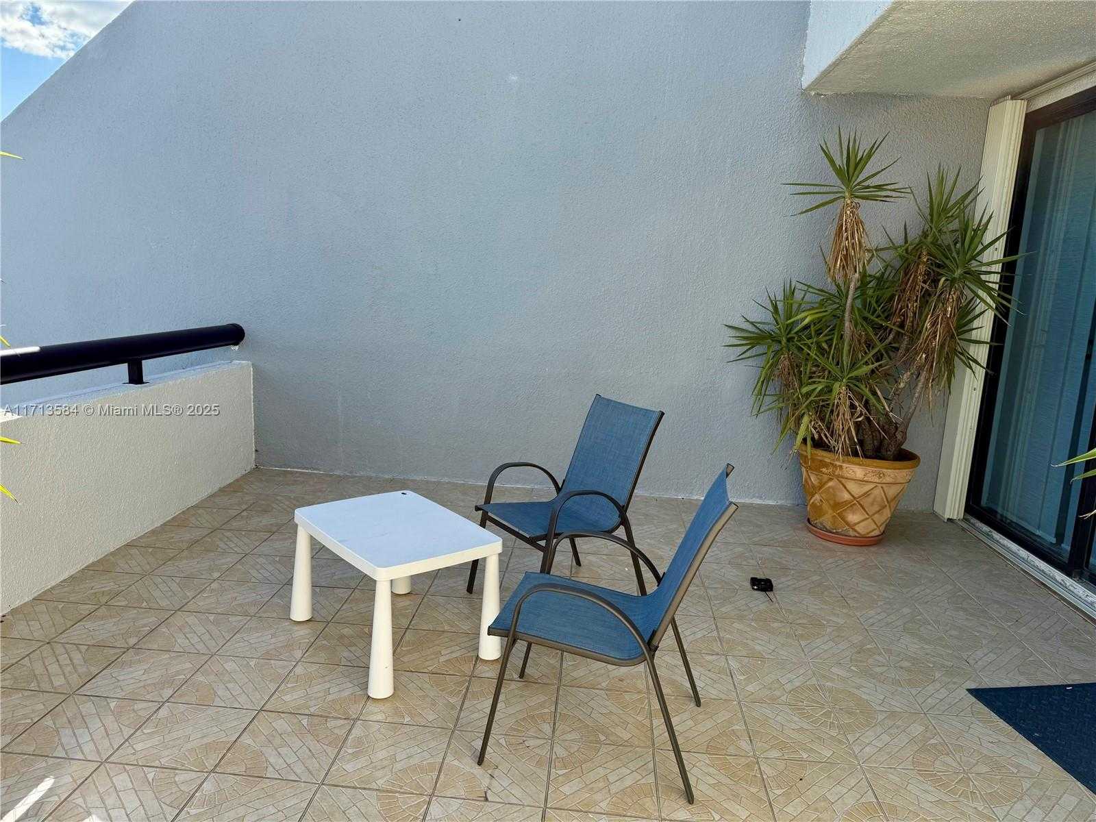 Small Image of 406 POINCIANA DR #1725, Sunny Isles Beach Number 22