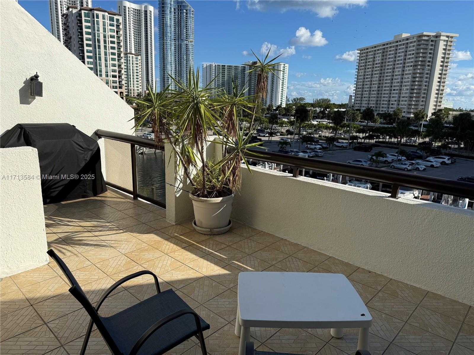 Small Image of 406 POINCIANA DR #1725, Sunny Isles Beach Number 24