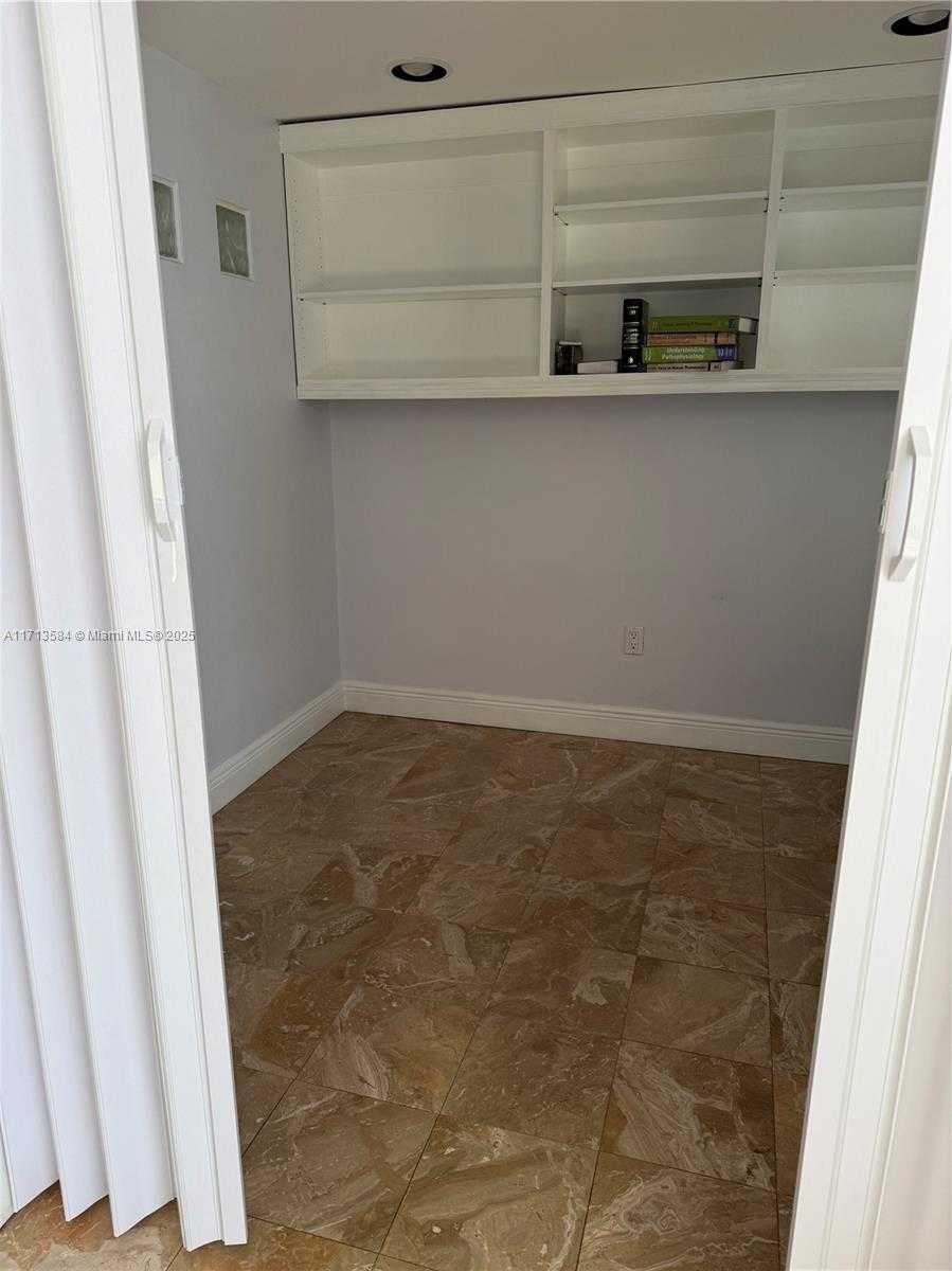Small Image of 406 POINCIANA DR #1725, Sunny Isles Beach Number 34