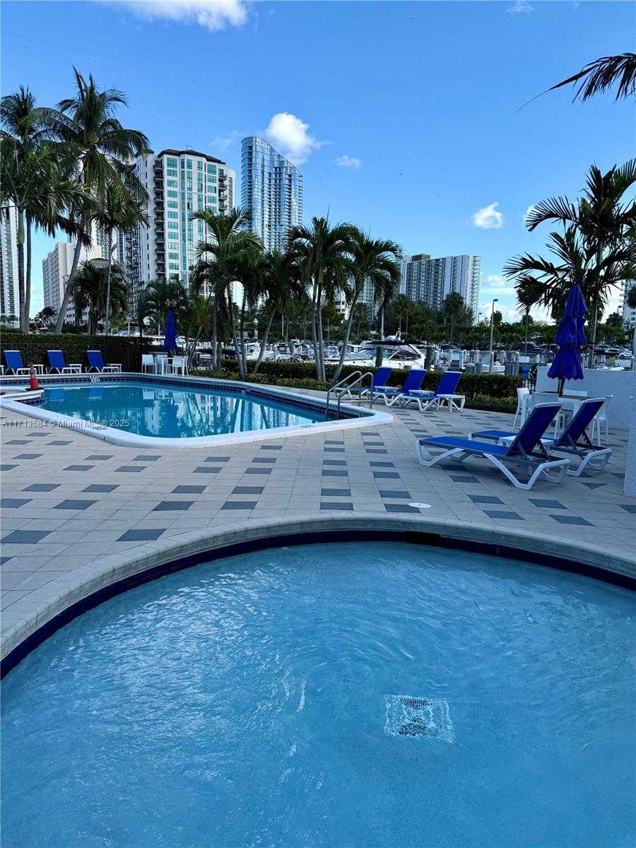 Small Image of 406 POINCIANA DR #1725, Sunny Isles Beach Number 6