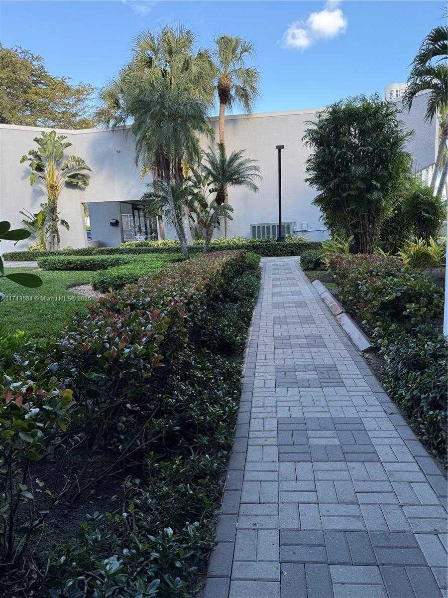 Small Image of 406 POINCIANA DR #1725, Sunny Isles Beach Number 9