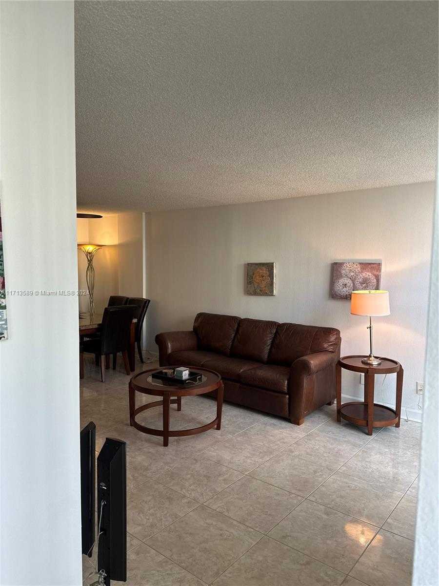 Small Image of 210 172ND ST #523, Sunny Isles Beach Number 4
