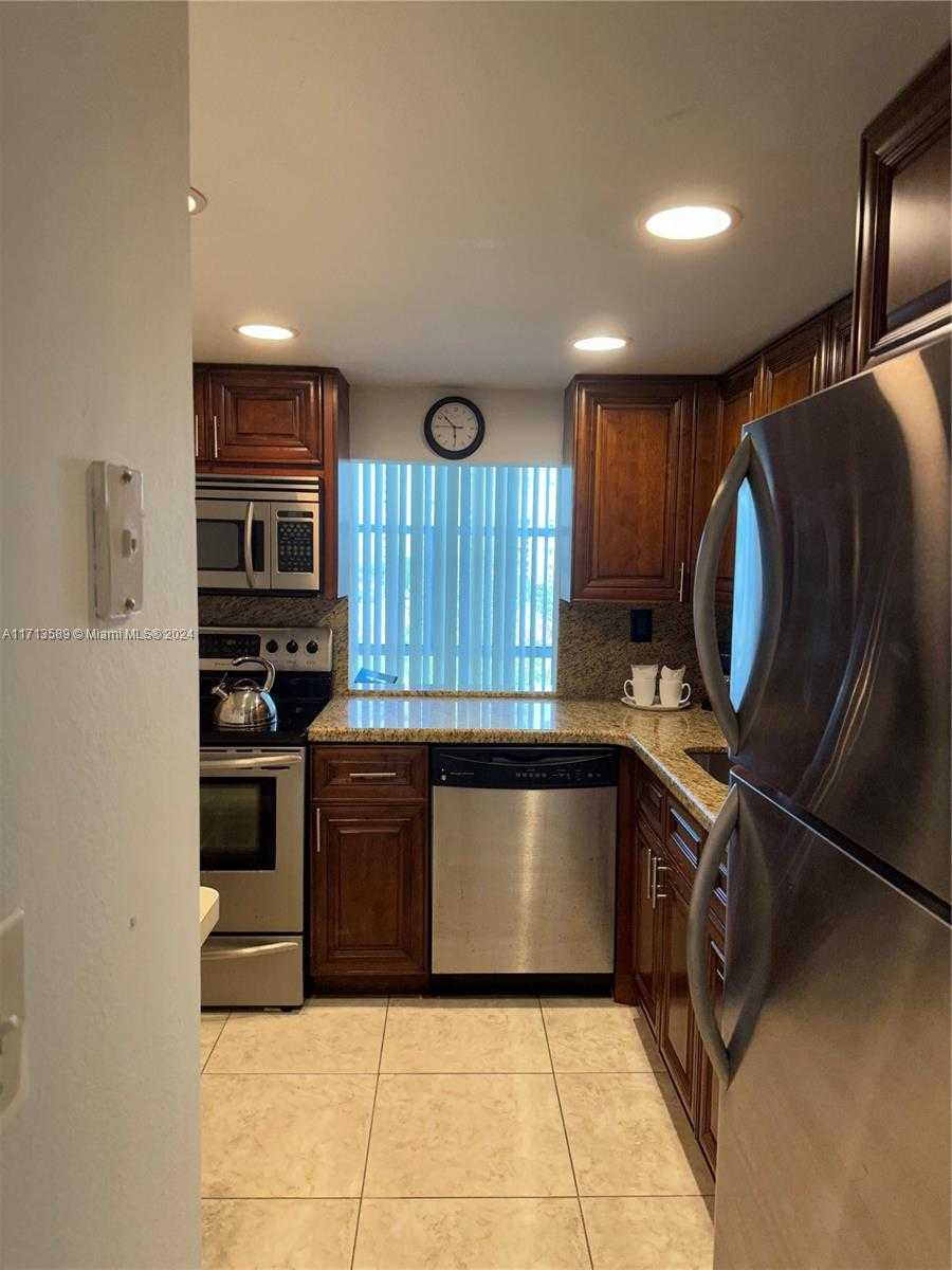 Small Image of 210 172ND ST #523, Sunny Isles Beach Number 7