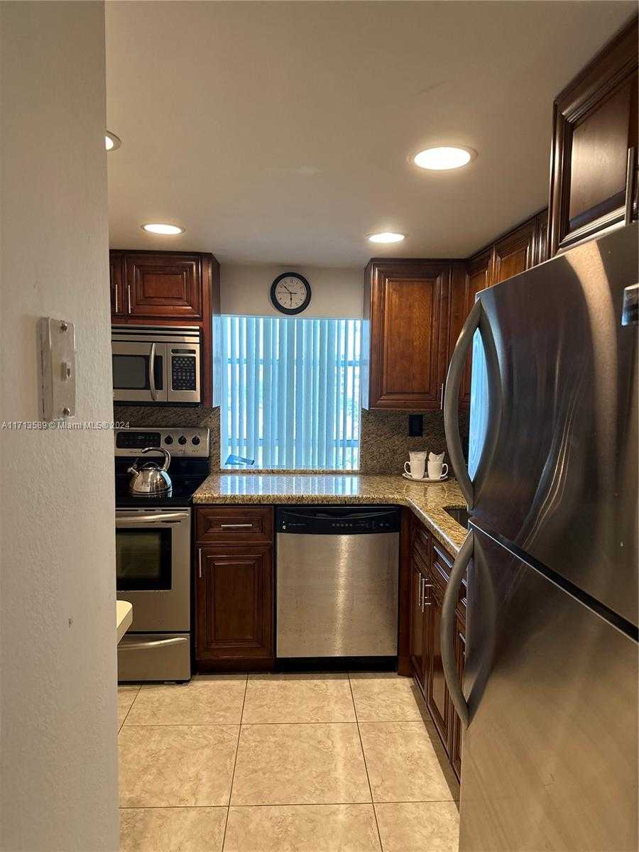 Small Image of 210 172ND ST #523, Sunny Isles Beach Number 8