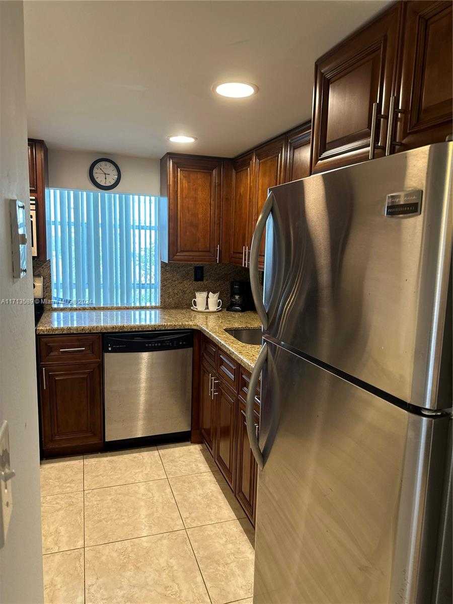 Small Image of 210 172ND ST #523, Sunny Isles Beach Number 9