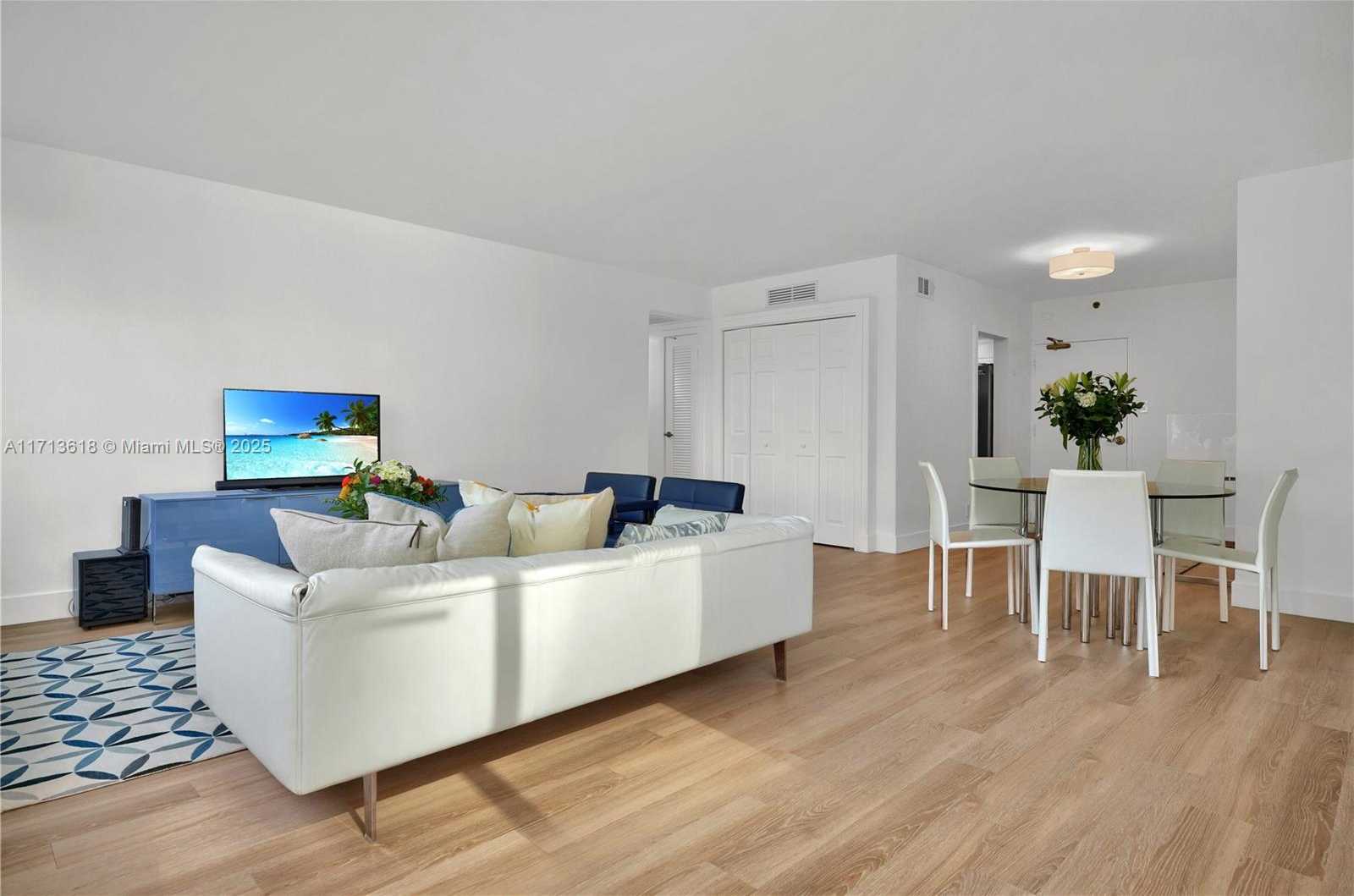 Small Image of 1000 WEST AVE #104, Miami Beach Number 13