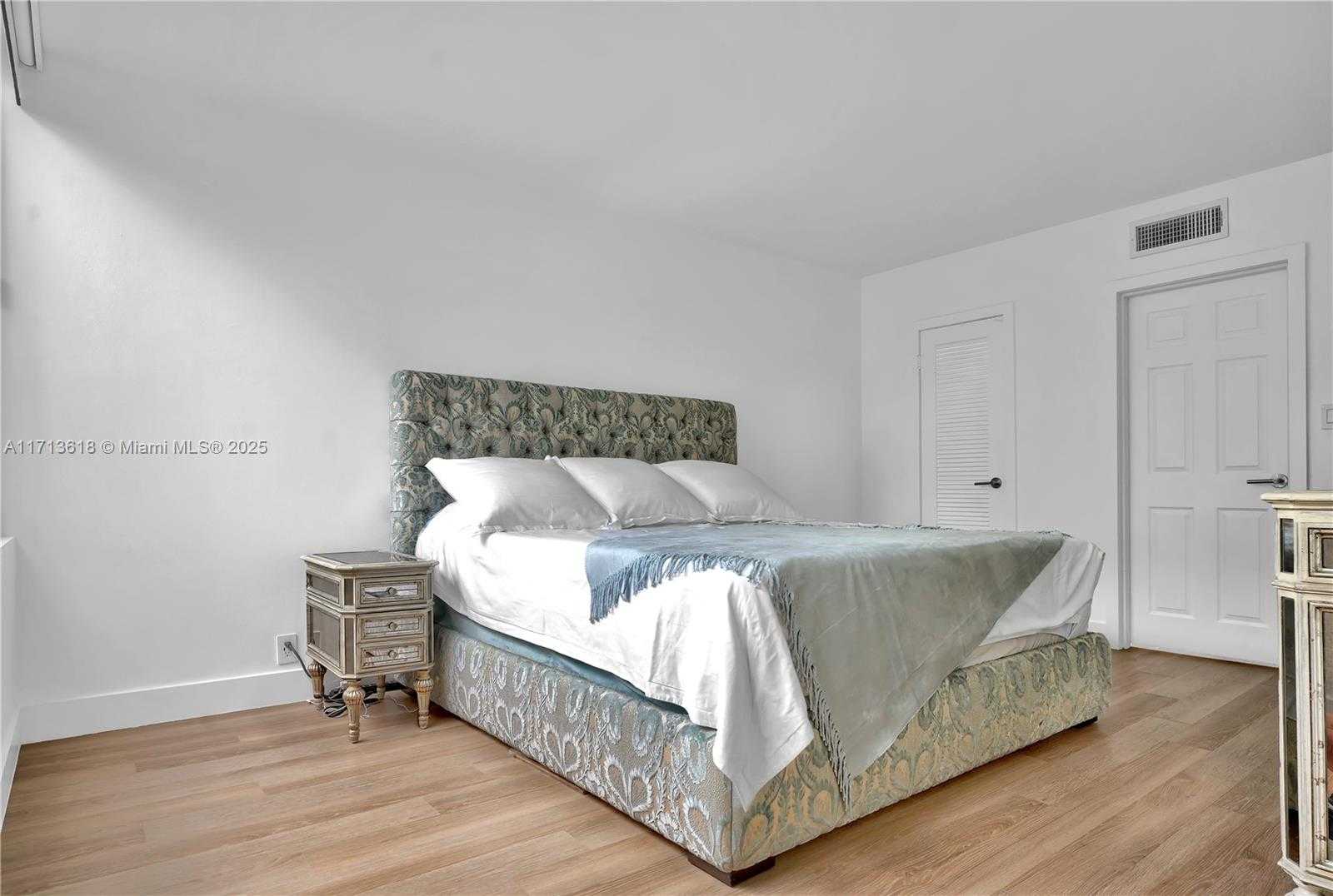 Small Image of 1000 WEST AVE #104, Miami Beach Number 16