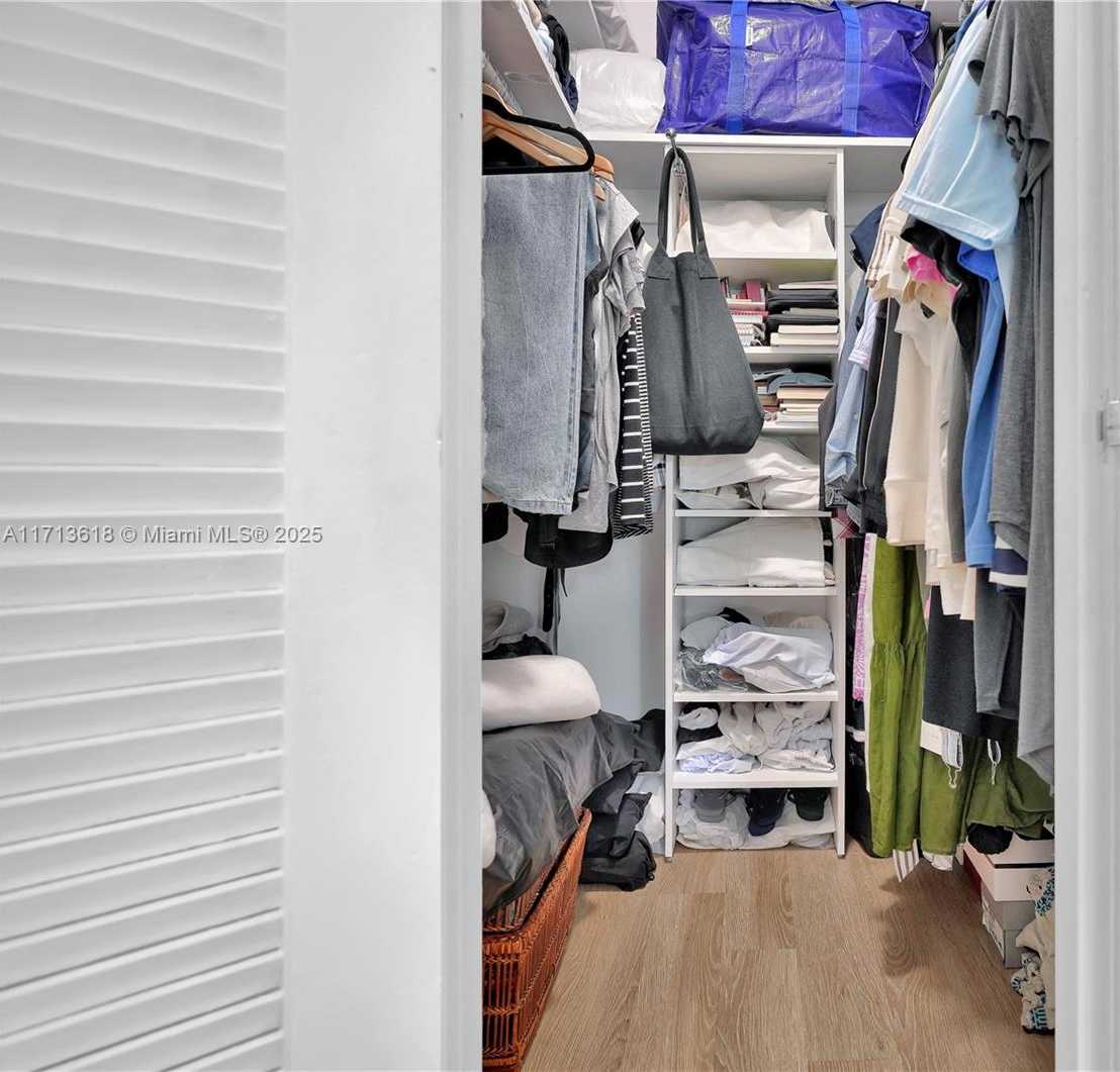 Small Image of 1000 WEST AVE #104, Miami Beach Number 17