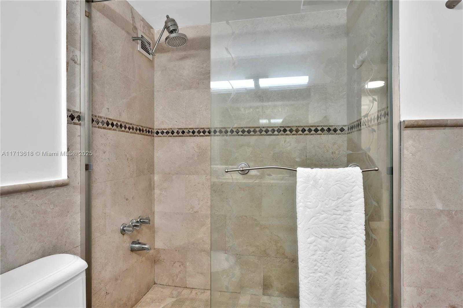 Small Image of 1000 WEST AVE #104, Miami Beach Number 19
