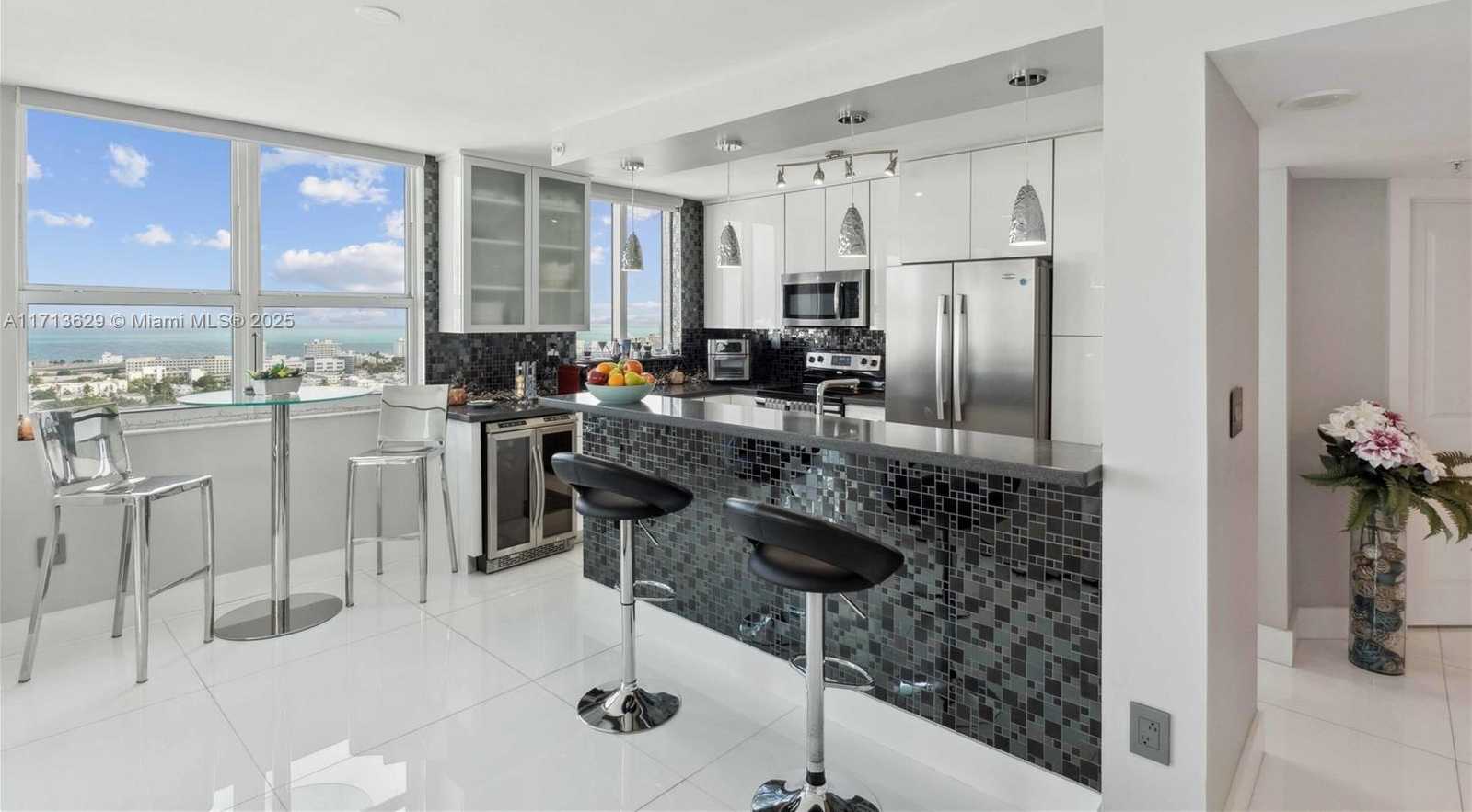 Small Image of 650 WEST AVE #2412, Miami Beach Number 11