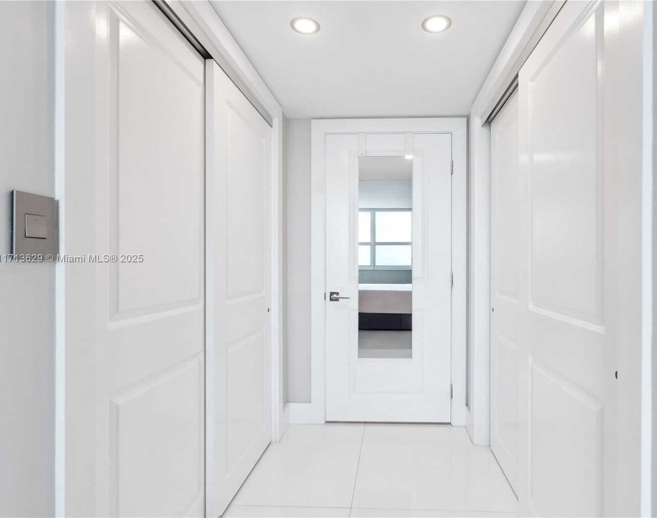 Small Image of 650 WEST AVE #2412, Miami Beach Number 14