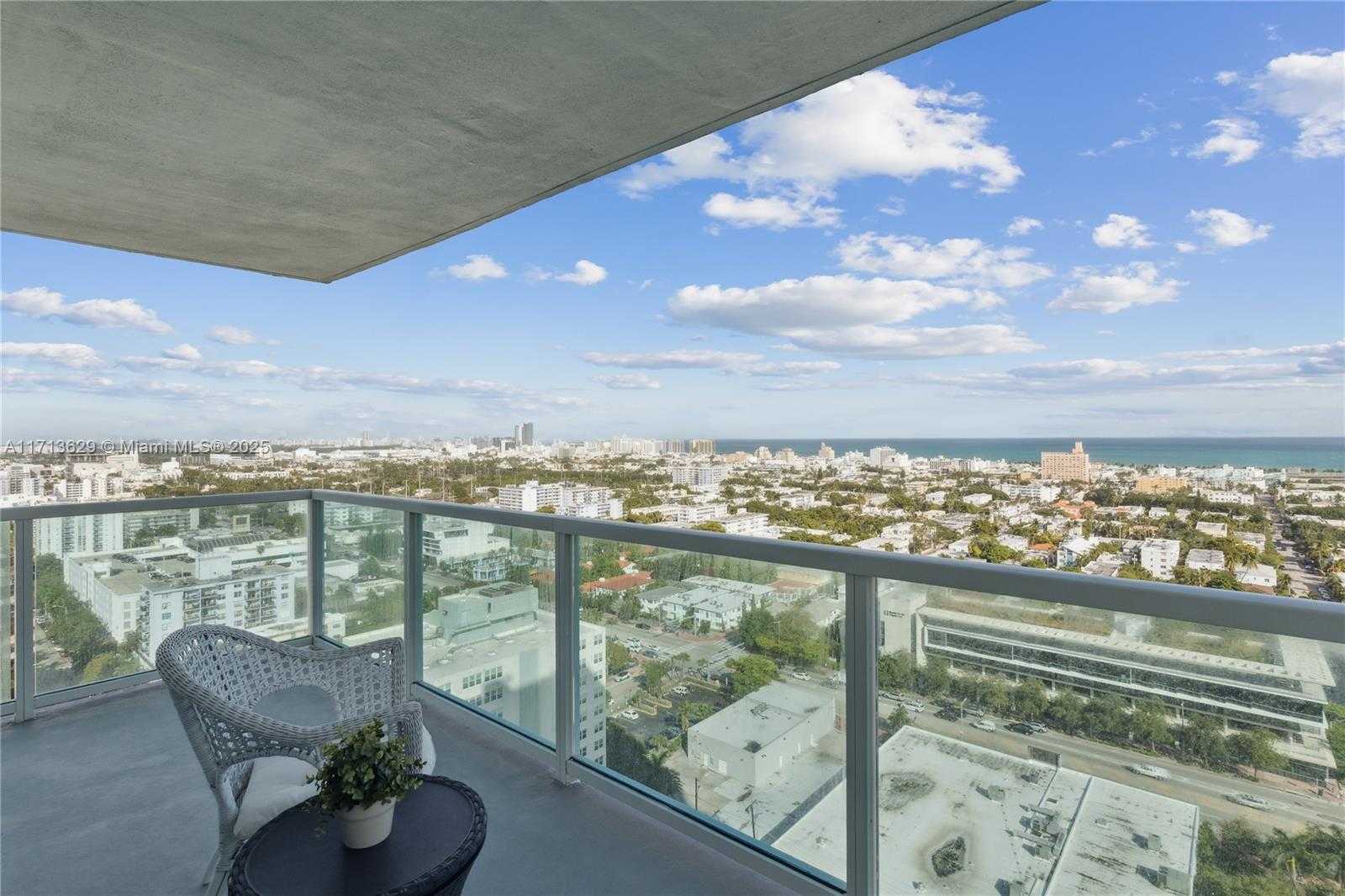 Small Image of 650 WEST AVE #2412, Miami Beach Number 19