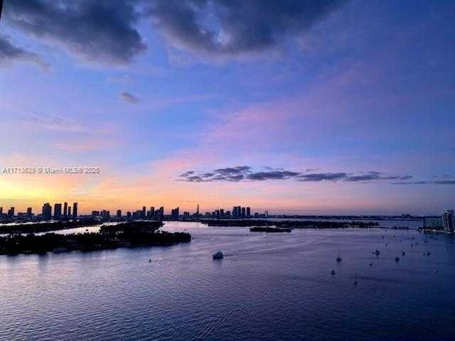 Small Image of 650 WEST AVE #2412, Miami Beach Number 3