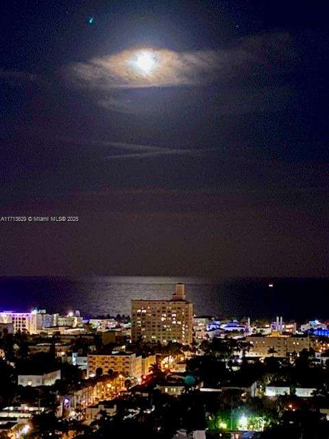 Small Image of 650 WEST AVE #2412, Miami Beach Number 30