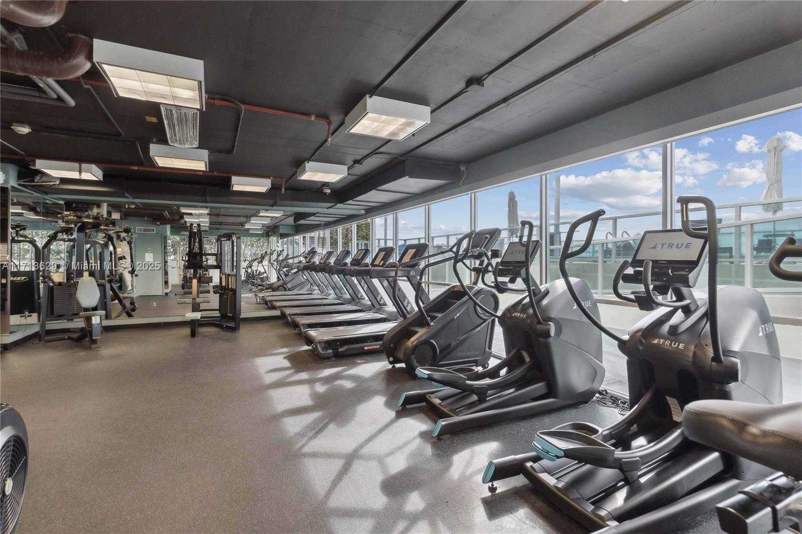 Small Image of 650 WEST AVE #2412, Miami Beach Number 36