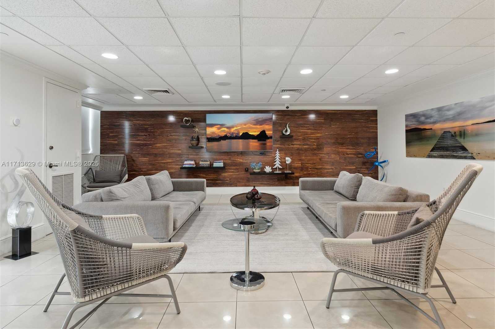 Small Image of 650 WEST AVE #2412, Miami Beach Number 39
