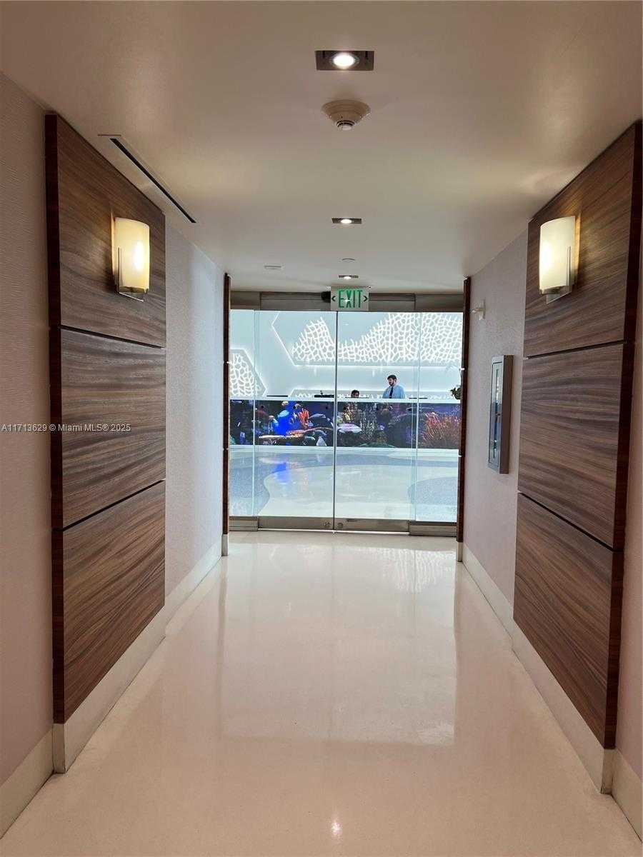Small Image of 650 WEST AVE #2412, Miami Beach Number 6