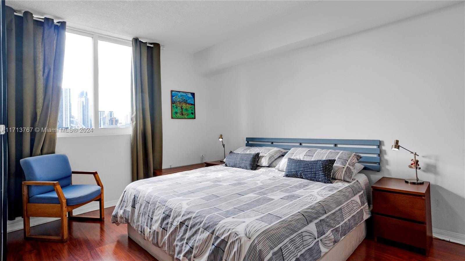 Small Image of 275 NE 18th St, Miami, FL 33132, USA Number 15