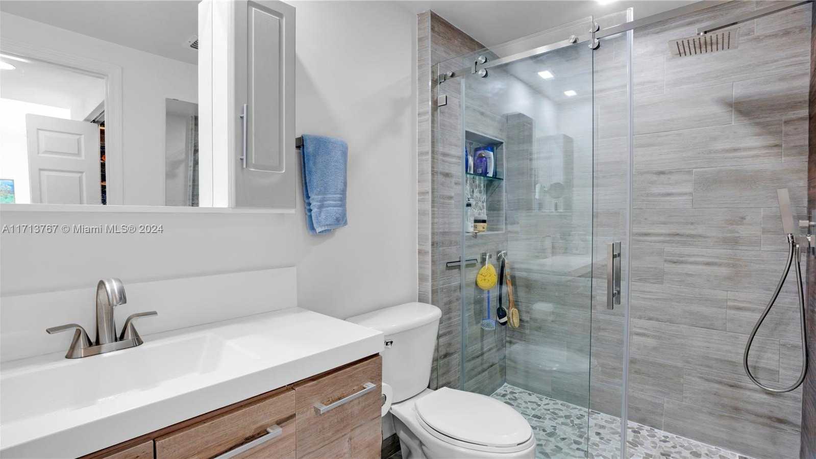 Small Image of 275 NE 18th St, Miami, FL 33132, USA Number 19