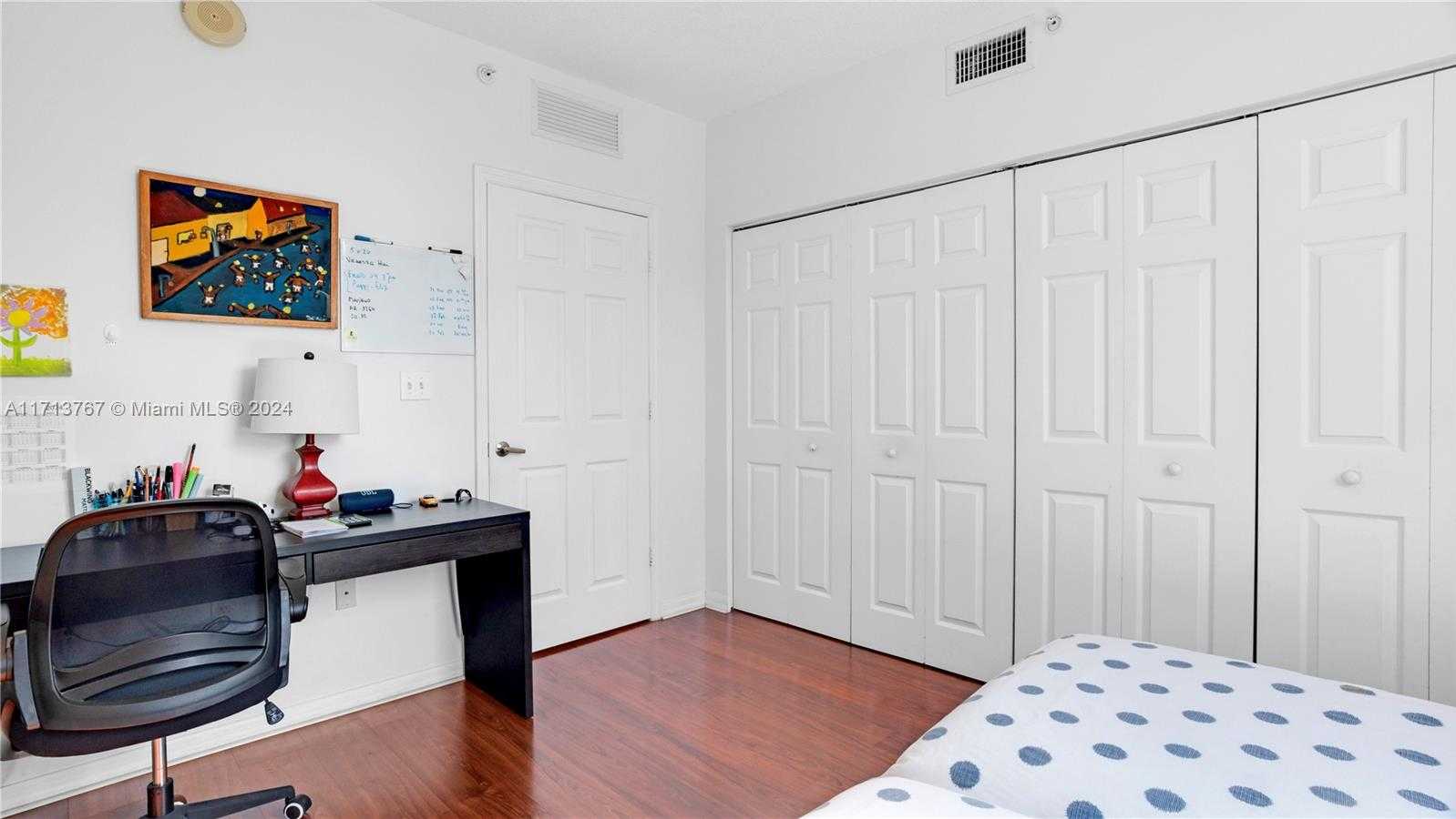 Small Image of 275 NE 18th St, Miami, FL 33132, USA Number 23
