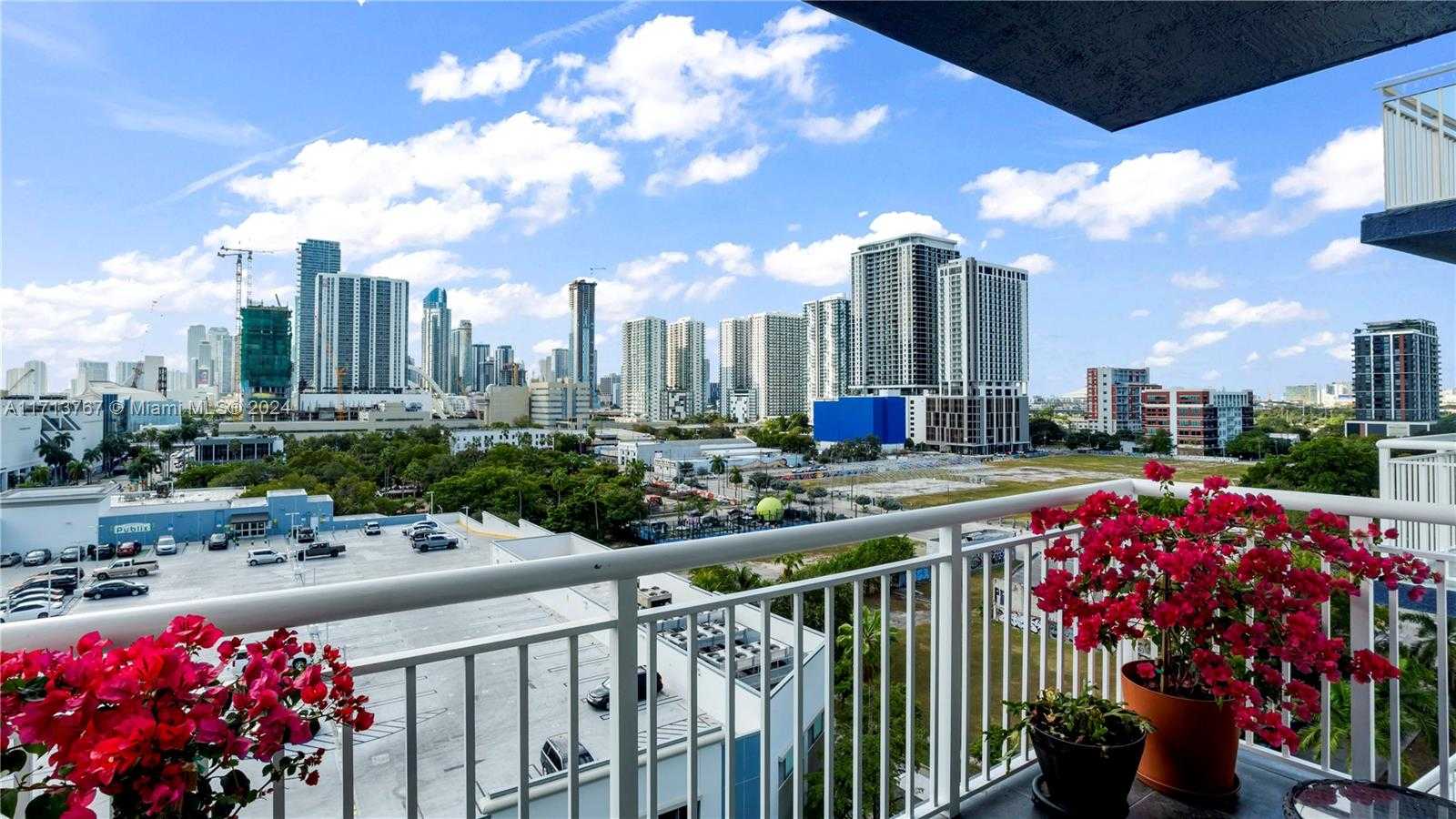 Small Image of 275 NE 18th St, Miami, FL 33132, USA Number 30